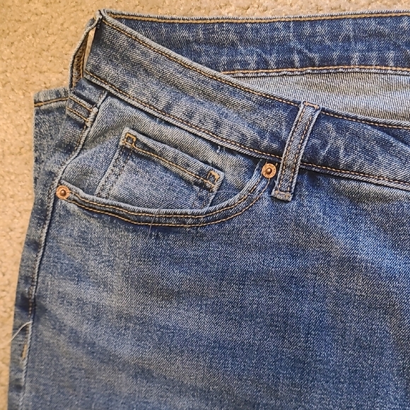 Old Navy Women Medium Blue Straight-Leg Jeans - Picture 5 of 8